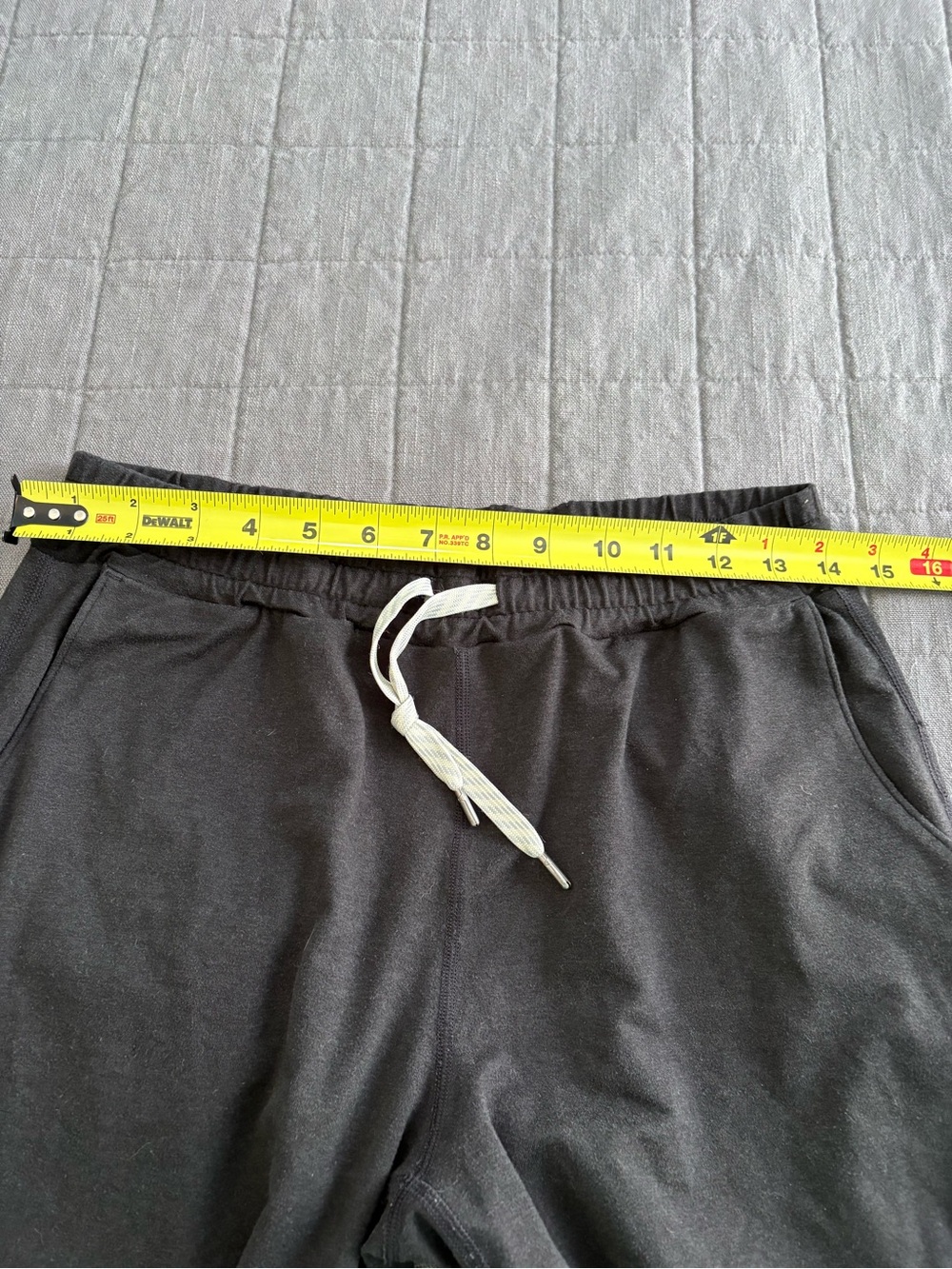 VUORI Women's Performance Joggers - Picture 5 of 8